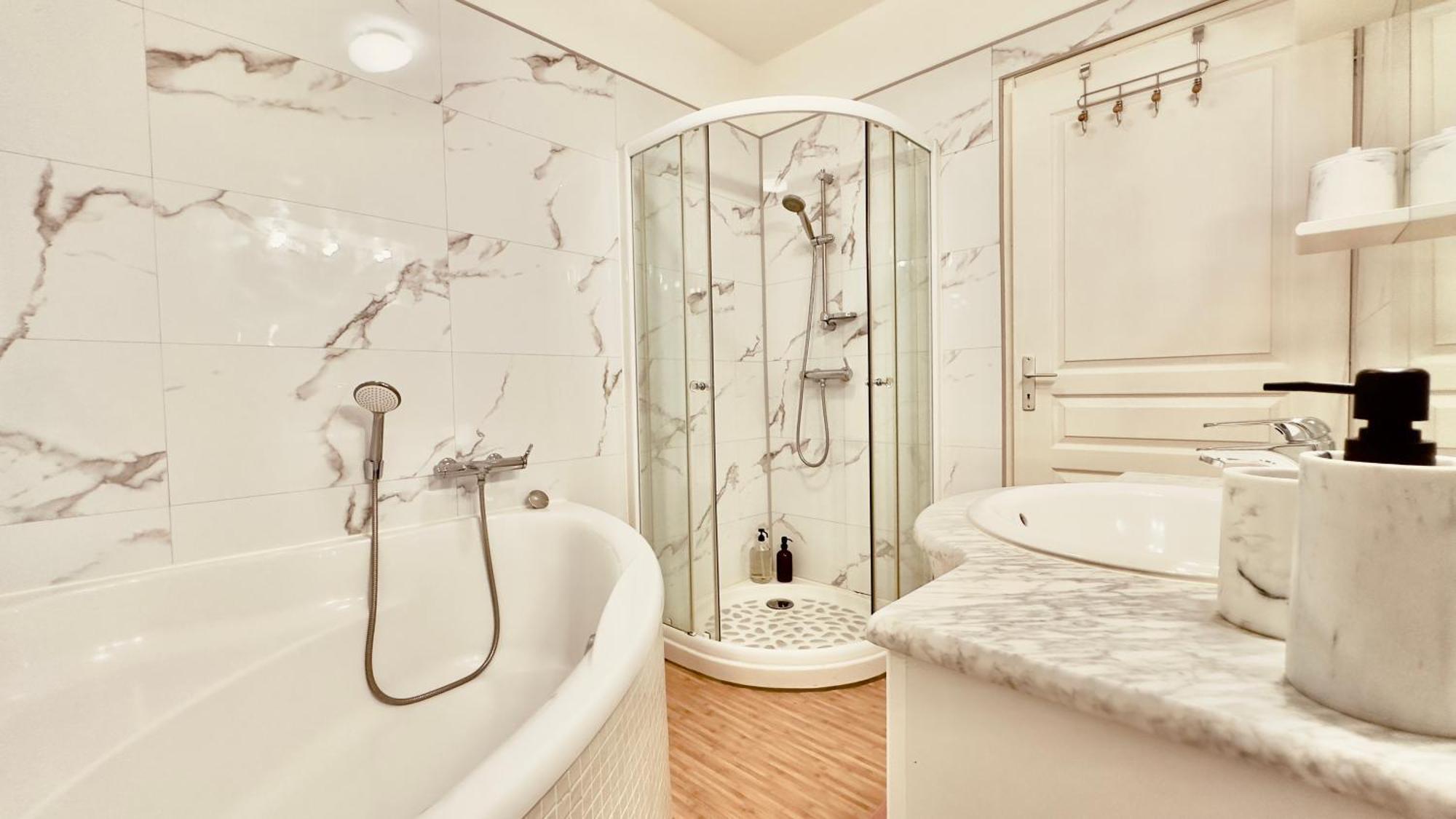 Appartement Puddington Abbey By Art&suites Elegant Xviiie 80m Privatif Centre Calme Et Douceur De Vivre Narbonne